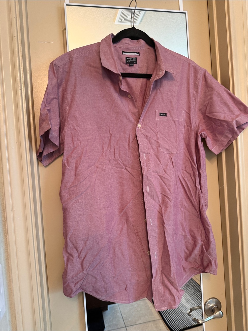 RVCA Men's Short-Sleeve Button-Down Shirt in Dusty Rose